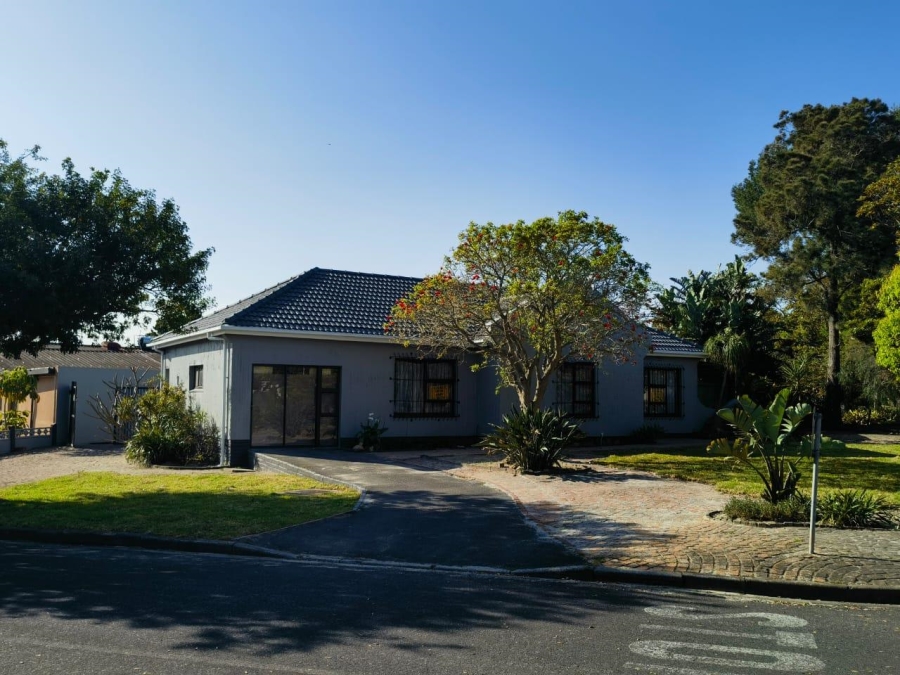 4 Bedroom Property for Sale in St Dumas Western Cape